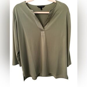 Banana Republic Top Olive Green Split Neck 3/4 Sleeve Blouse Top Size L